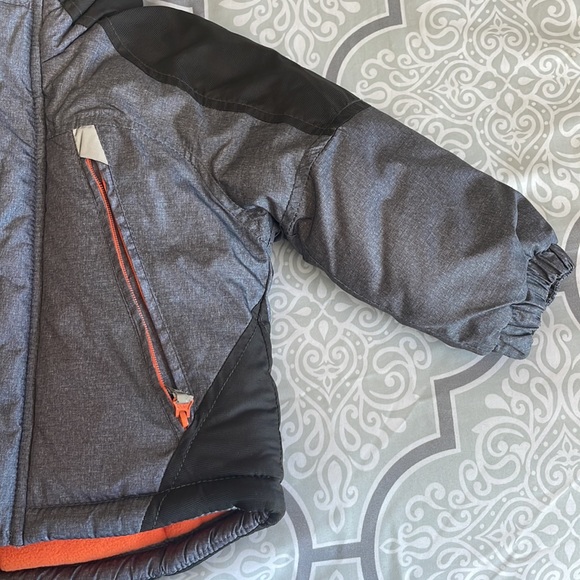 🍊 Toddler Winter Jacket 🍊 - Picture 3 of 8